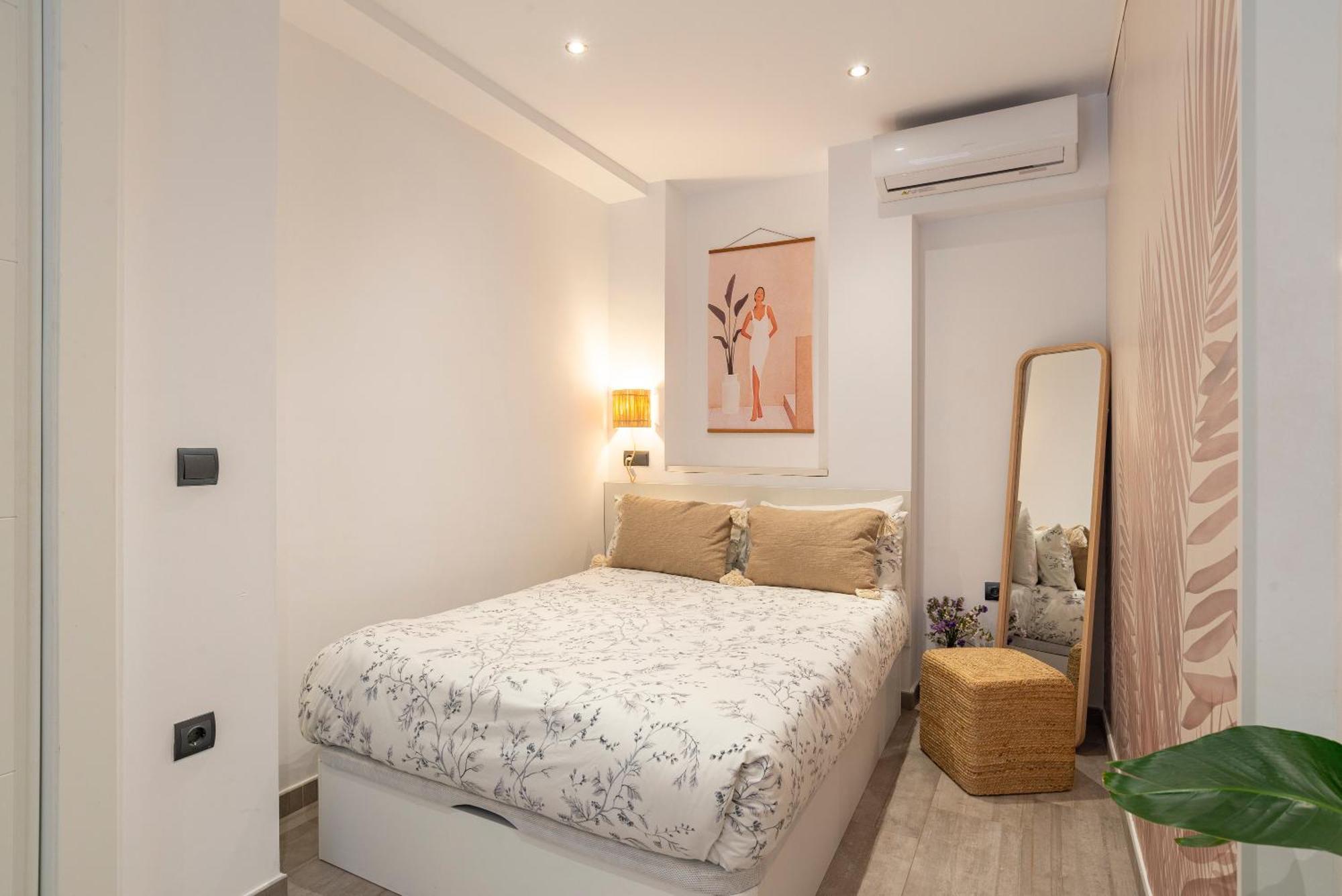 Andres Perez & Quiet Courtyard By Ele Apartments Málaga Exterior foto
